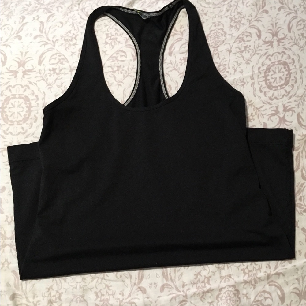 Black workout top